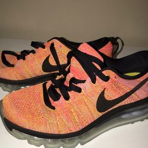 Never worn Nike flyknitt